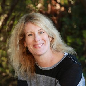 Meet your Posher, Debbie